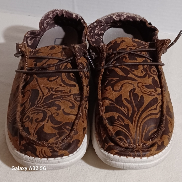 Hey Dude, Womens Wendy Brown Fort Worth Shoes. Size 9m - Picture 2 of 6